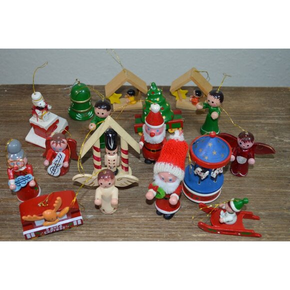 Christmas Ornaments Wooden Lot of 17 Retro Vintage Style Holiday Tree - Picture 1 of 8
